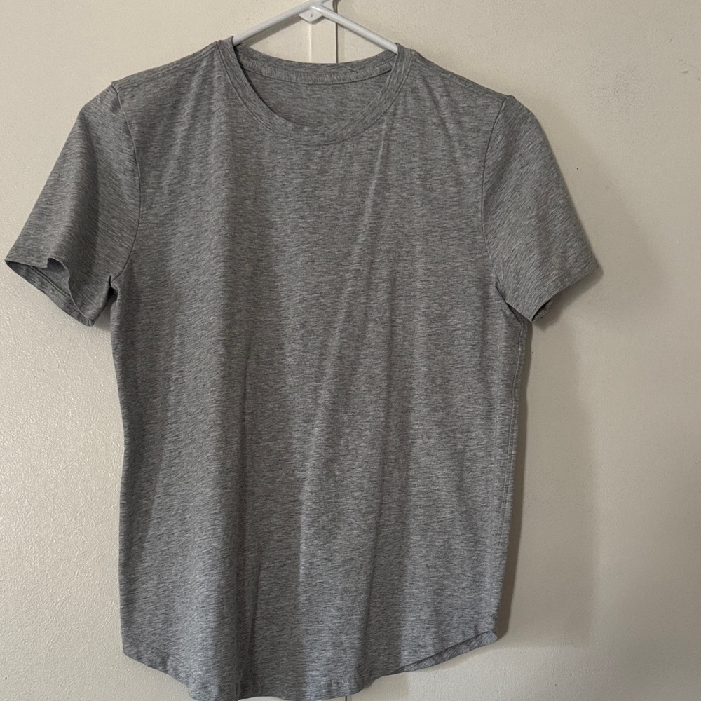 Lululemon Women Crew Neck T-Shirt - Gray